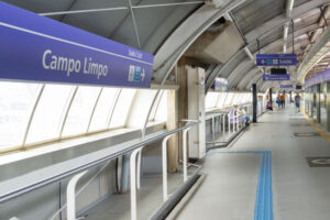 Falta de sensores de presença em portas de plataforma contribui para morte de passageiro no metrô de São Paulo