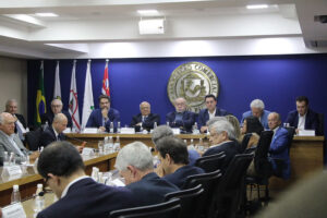 Caiado, Leite e Ratinho Jr debatem futuro do Brasil em encontro na ACSP