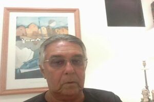 O papagaio de pirata na Terra do Tio Sam